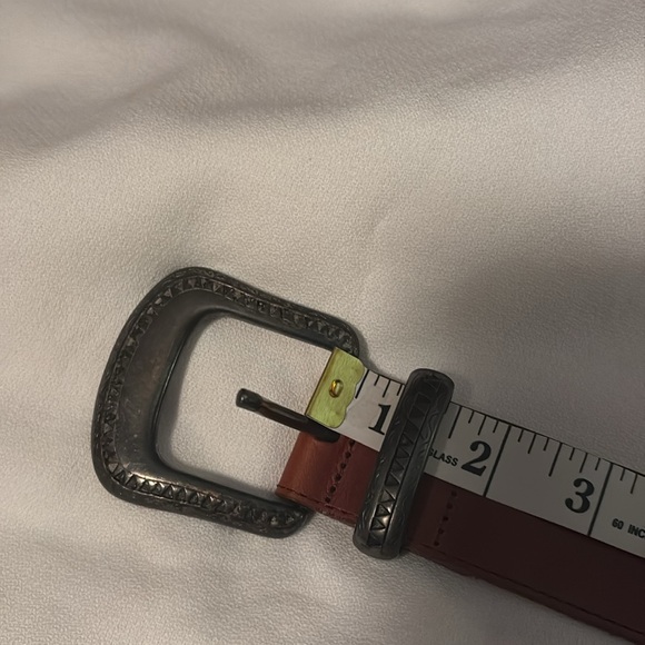 Brown Leather Mens / Womens 1 1/2” Wide Belt Excellent Used Condition- Size 30 - Picture 13 of 13